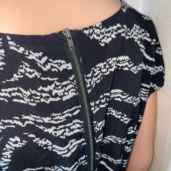 Guess dress gathered waist black gray back zip up elastic waist mini zebra print - Picture 6 of 10